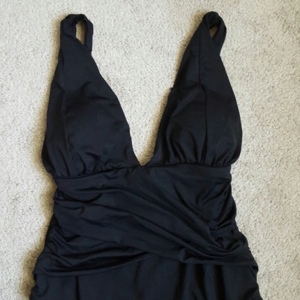 LA Blanca Black Plunging One-piece Bathing Suit 12